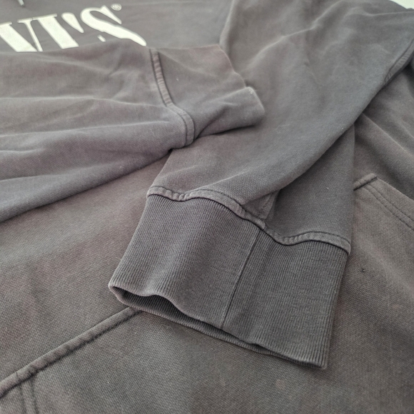 Levi's Men's Relaxed Fit Distressed Vintage-Inspired Faded Black Pullover Hoodie - Picture 8 of 10